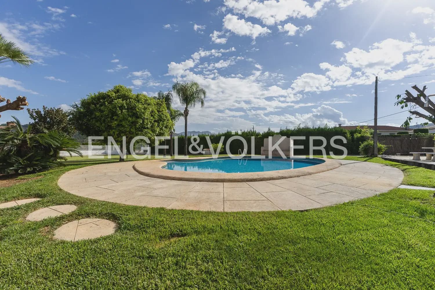 Villa/Maison de 6 chambres à louer à Pedreguer avec piscine garage - 3 700 € (Ref: 10165516)