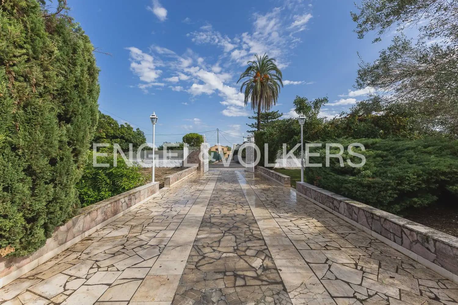 Villa/Maison de 6 chambres à louer à Pedreguer avec piscine garage - 3 700 € (Ref: 10165516)