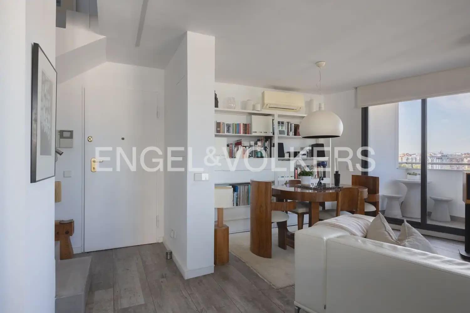1 bedroom Flat for sale in Valencia city with pool garage - € 525,000 (Ref: 10165517)