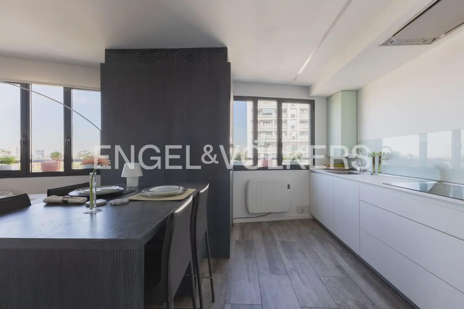 1 bedroom Flat for sale in Valencia city with pool garage - € 525,000 (Ref: 10165517)