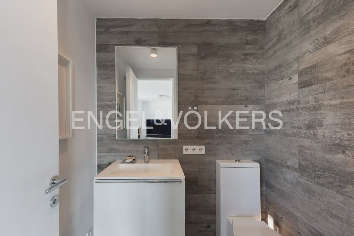 1 bedroom Flat for sale in Valencia city with pool garage - € 525,000 (Ref: 10165517)