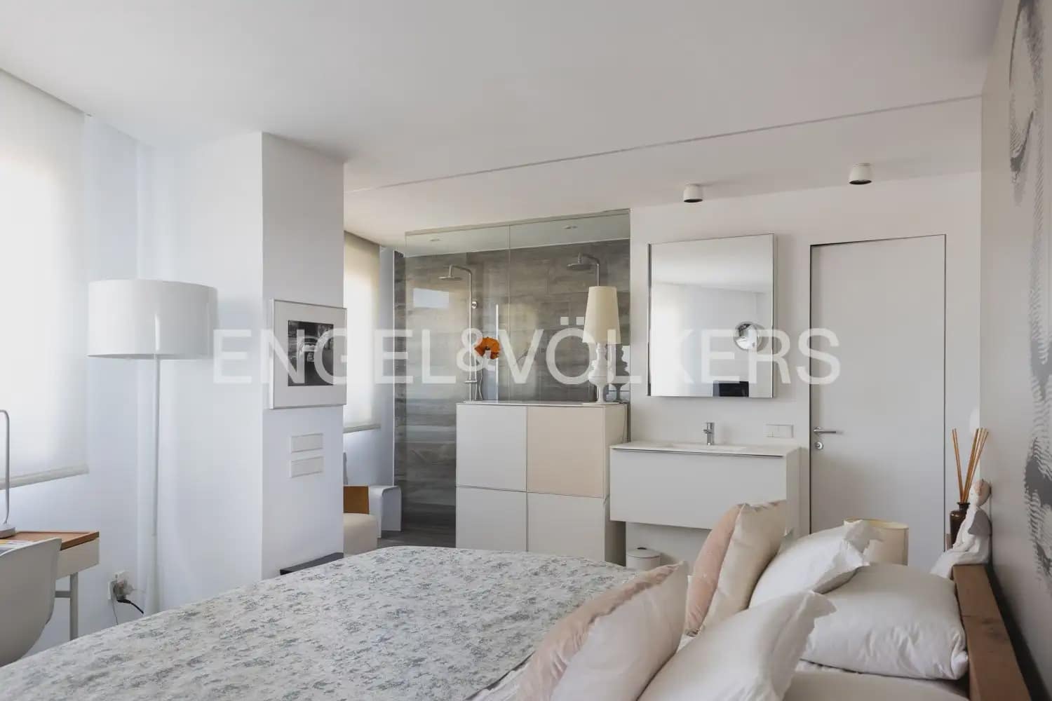 1 bedroom Flat for sale in Valencia city with pool garage - € 525,000 (Ref: 10165517)