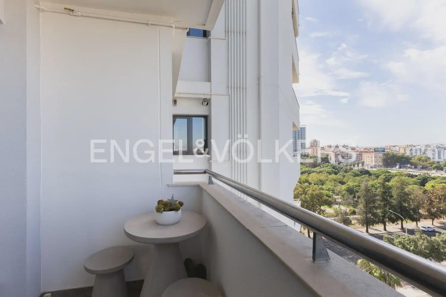 1 bedroom Flat for sale in Valencia city with pool garage - € 525,000 (Ref: 10165517)