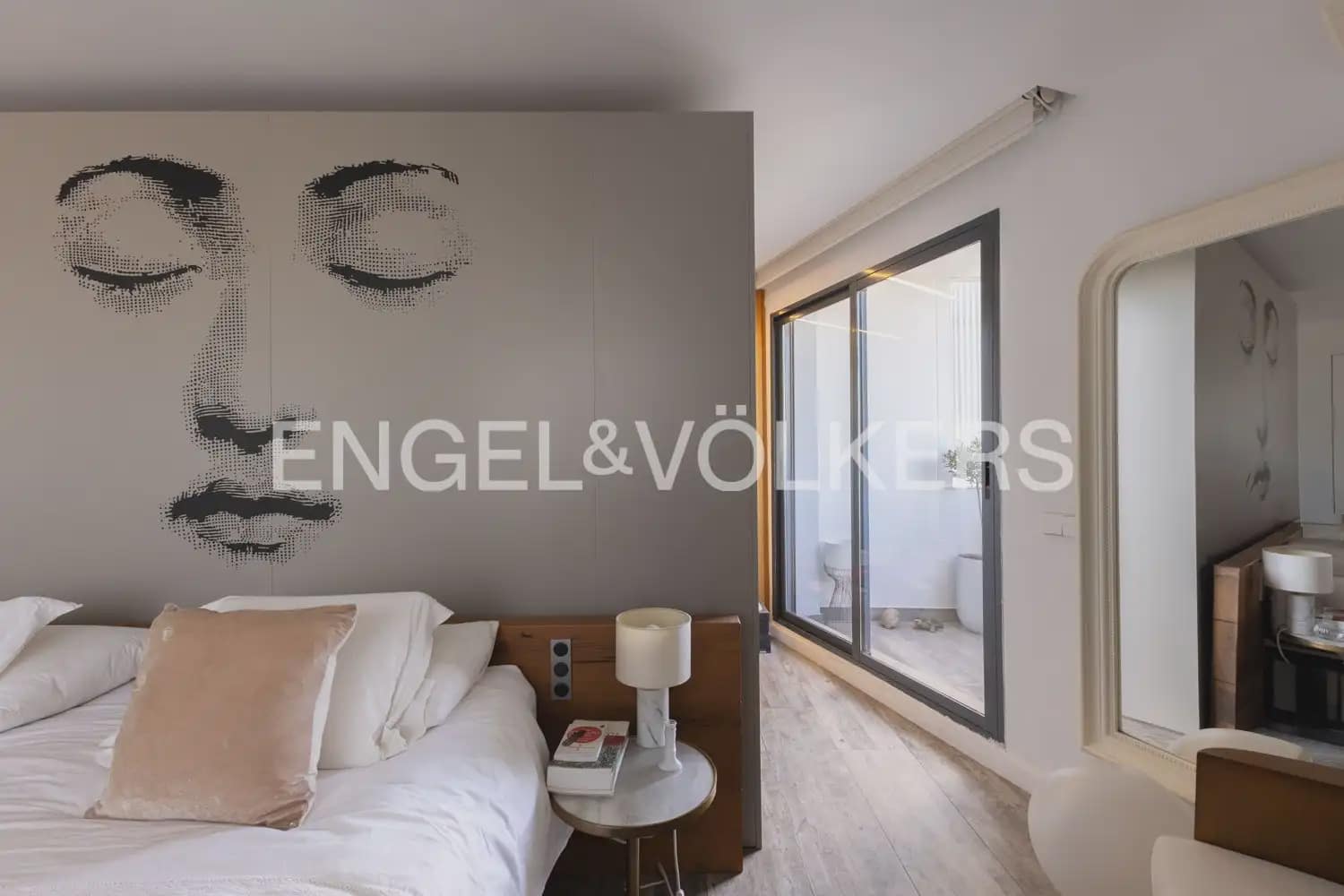 1 bedroom Flat for sale in Valencia city with pool garage - € 525,000 (Ref: 10165517)