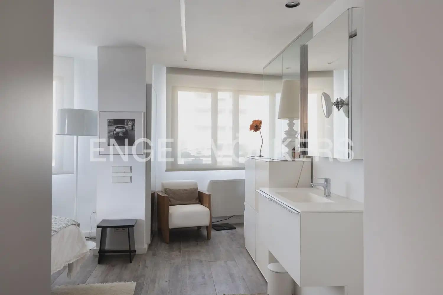 1 bedroom Flat for sale in Valencia city with pool garage - € 525,000 (Ref: 10165517)