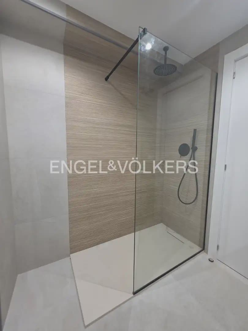 4 soveværelse Lejlighed til leje i Valencia by med garage - € 1.900 (Ref: 10165790)