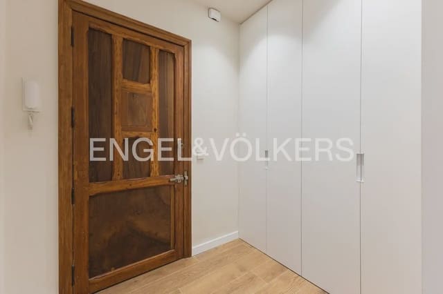Appartement de 2 chambres à louer à Russafa, Valence ville - 2 600 € (Ref: 10165791)