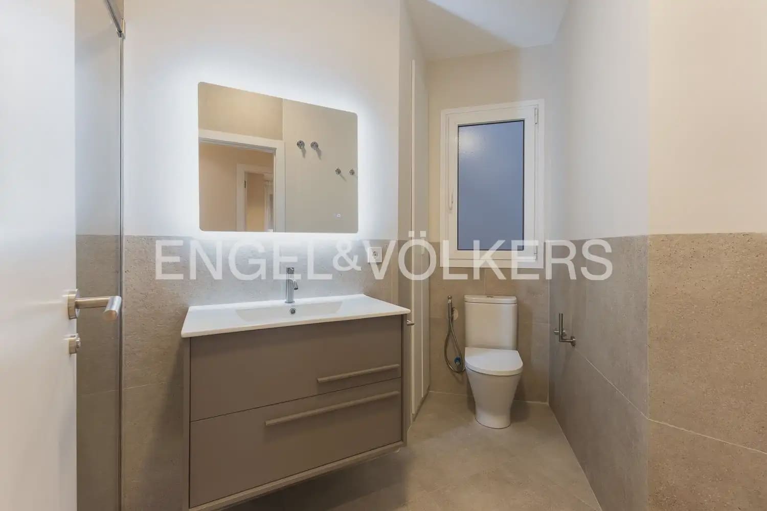 2 bedroom Flat for rent in Valencia city - € 2,600 (Ref: 10165791)