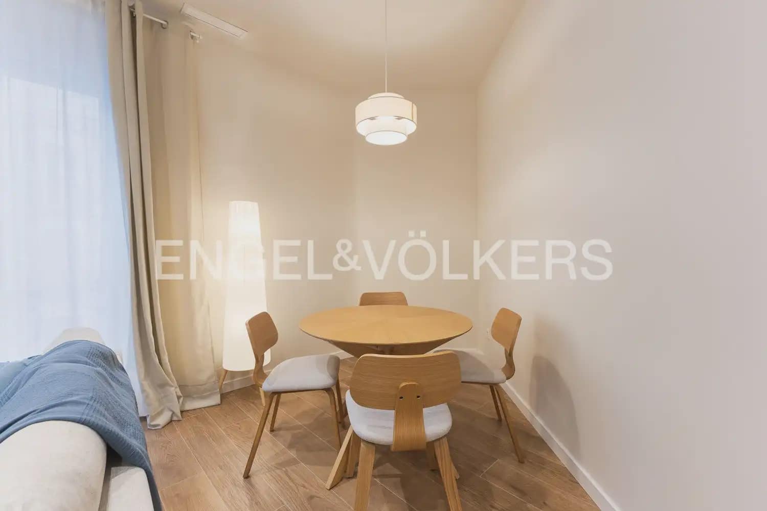 2 bedroom Flat for rent in Valencia city - € 2,600 (Ref: 10165791)