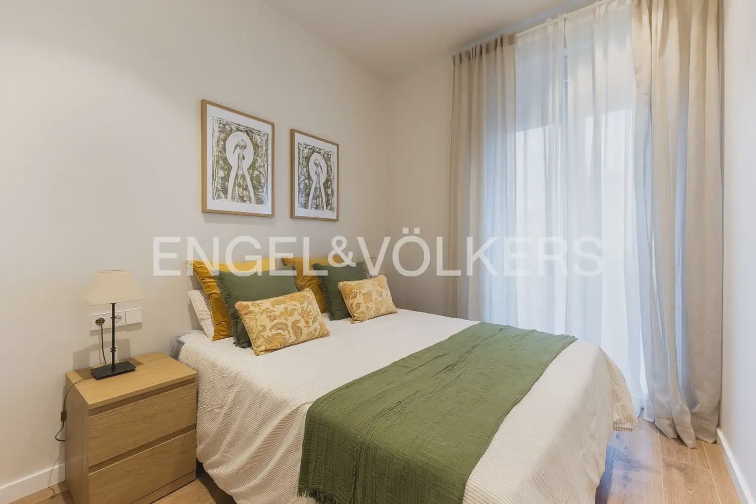 2 bedroom Flat for rent in Valencia city - € 2,600 (Ref: 10165791)