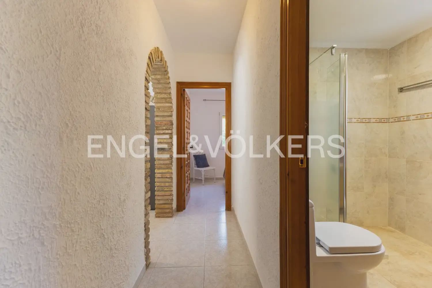 5 bedroom Villa for sale in Els Poblets with garage - € 350,000 (Ref: 10165792)