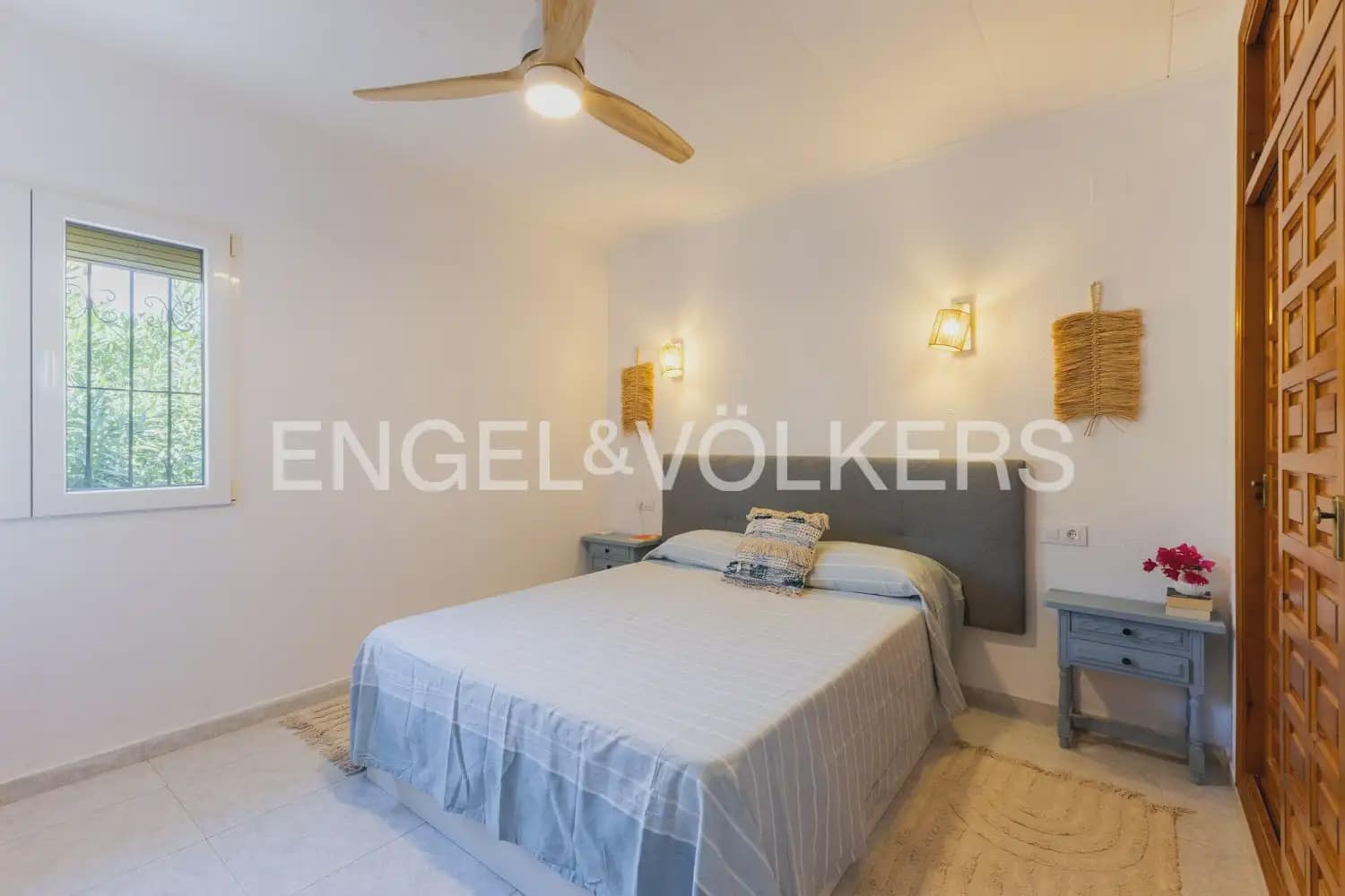 5 bedroom Villa for sale in Els Poblets with garage - € 350,000 (Ref: 10165792)