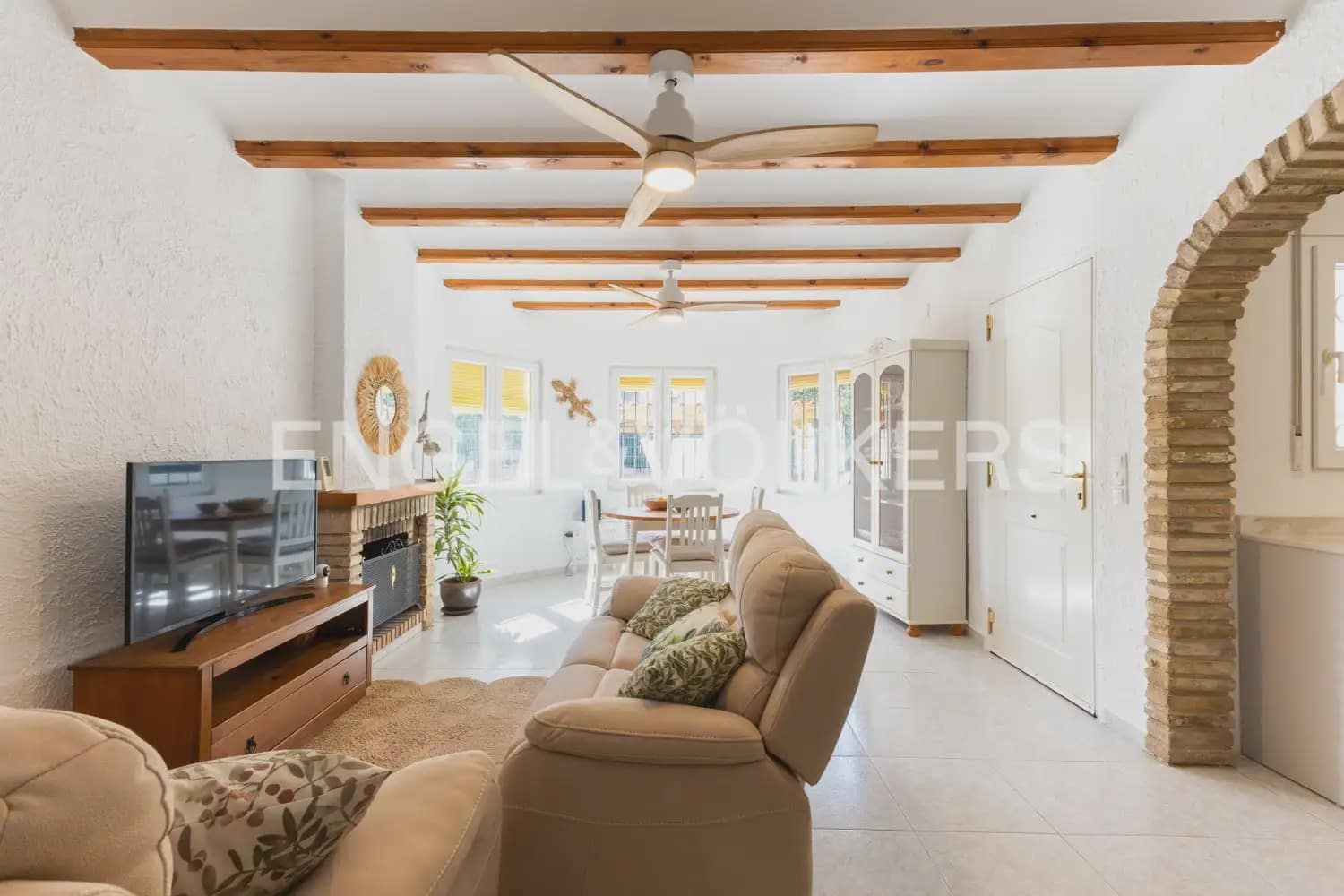 5 bedroom Villa for sale in Els Poblets with garage - € 350,000 (Ref: 10165792)