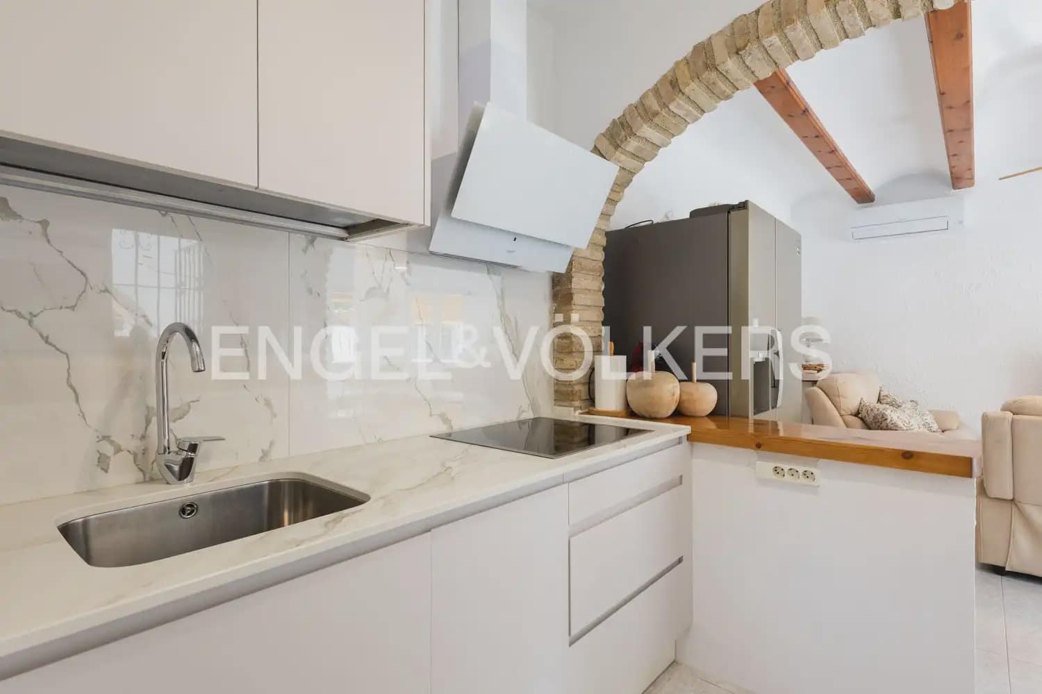 5 bedroom Villa for sale in Els Poblets with garage - € 350,000 (Ref: 10165792)