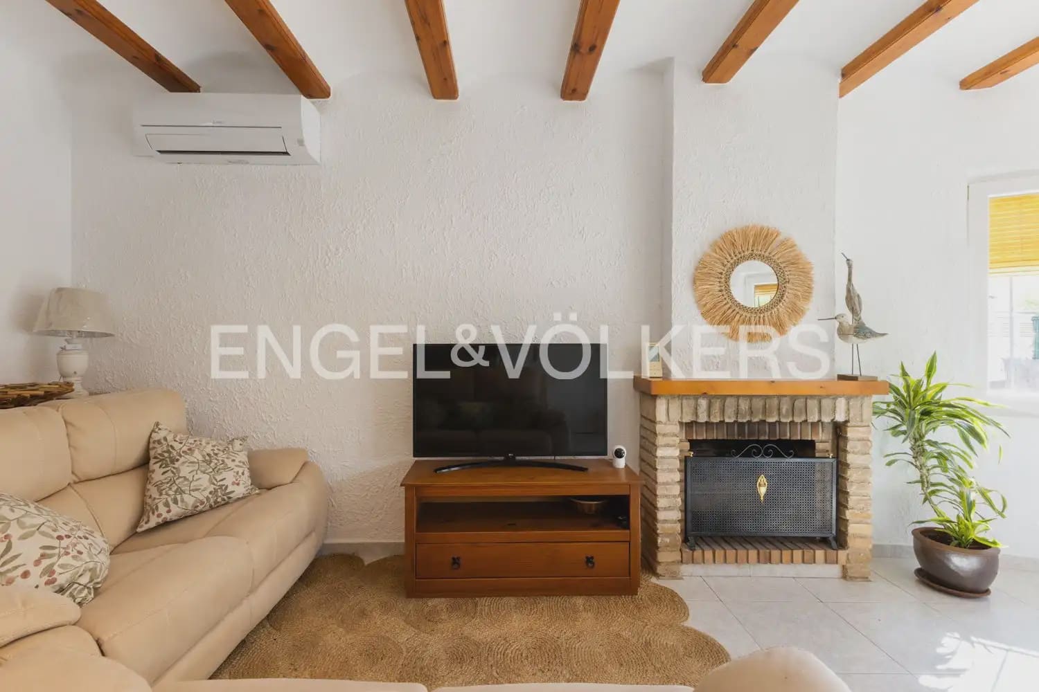 5 bedroom Villa for sale in Els Poblets with garage - € 350,000 (Ref: 10165792)