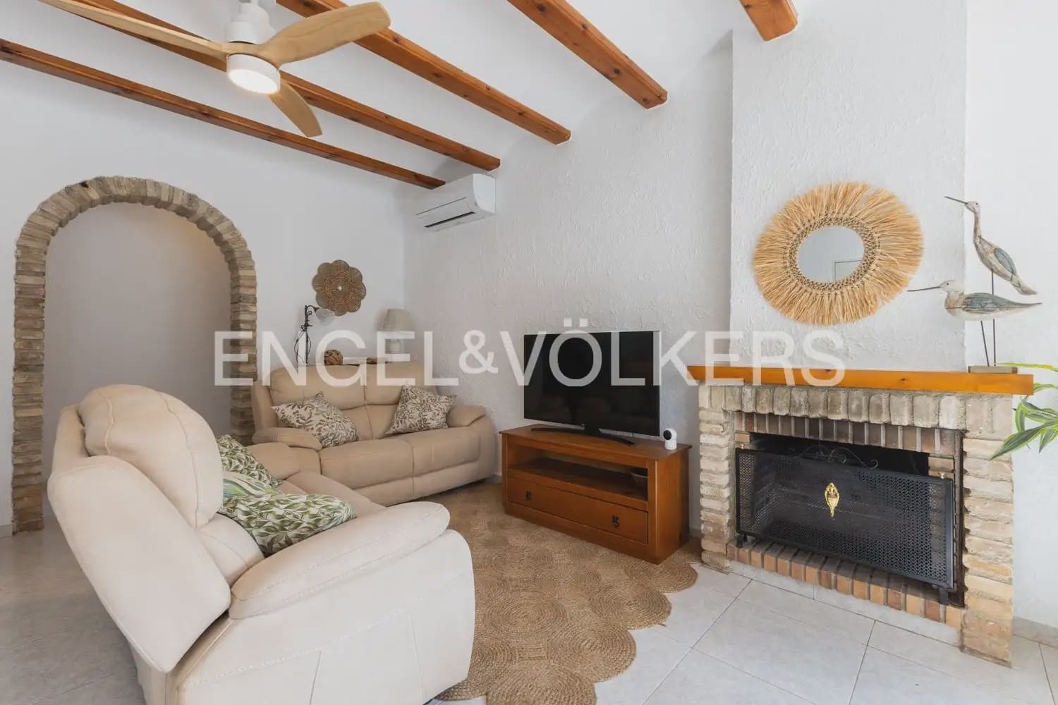 5 bedroom Villa for sale in Els Poblets with garage - € 350,000 (Ref: 10165792)