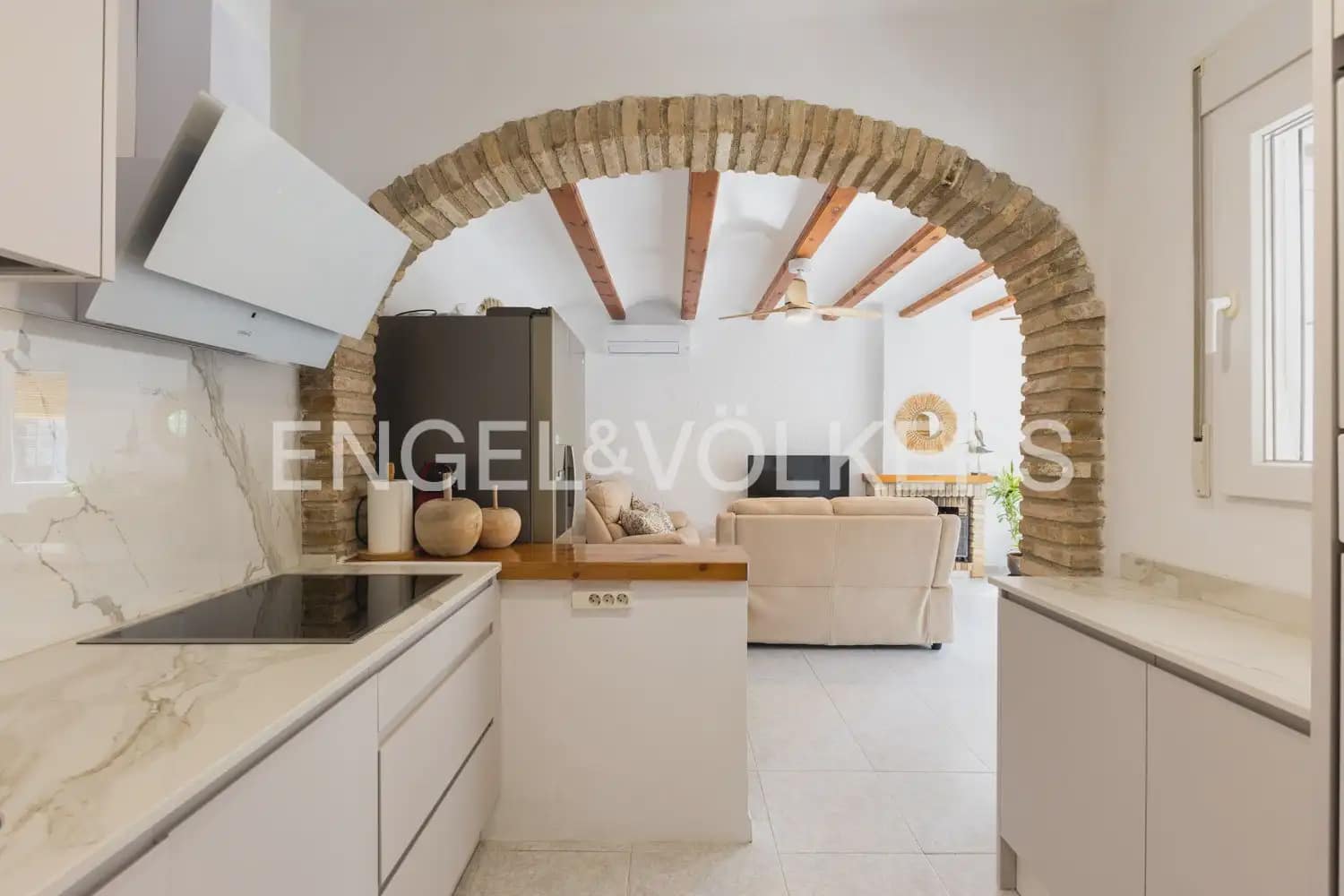 5 bedroom Villa for sale in Els Poblets with garage - € 350,000 (Ref: 10165792)