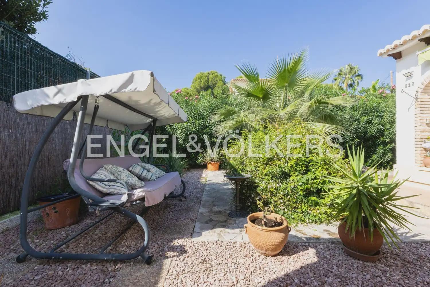 5 bedroom Villa for sale in Els Poblets with garage - € 350,000 (Ref: 10165792)