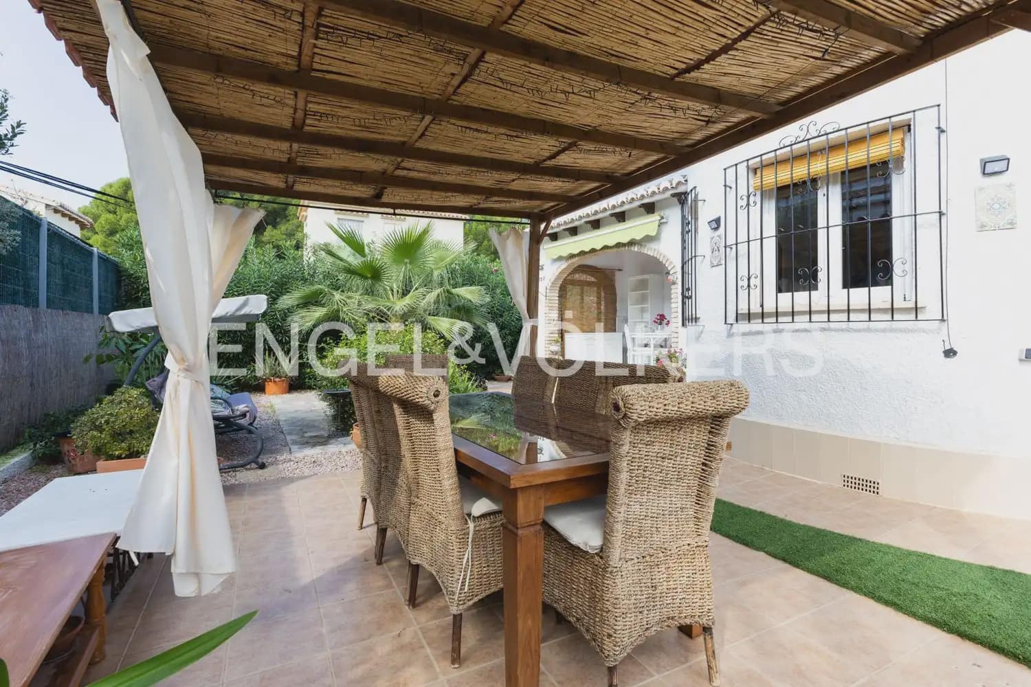 5 bedroom Villa for sale in Els Poblets with garage - € 350,000 (Ref: 10165792)