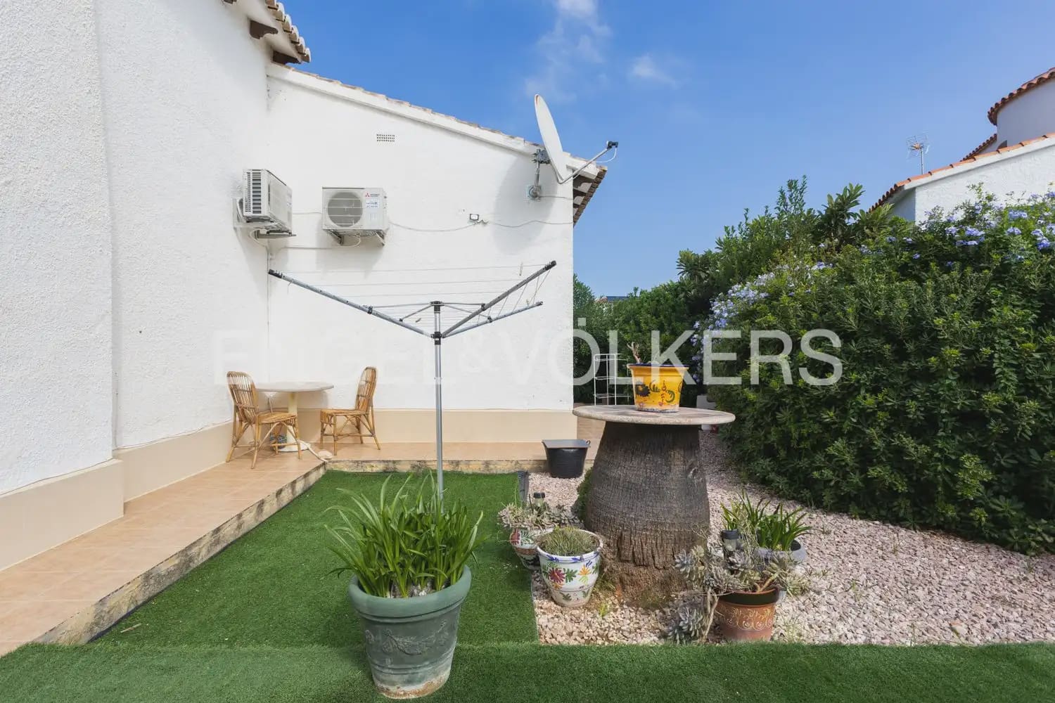 5 bedroom Villa for sale in Els Poblets with garage - € 350,000 (Ref: 10165792)