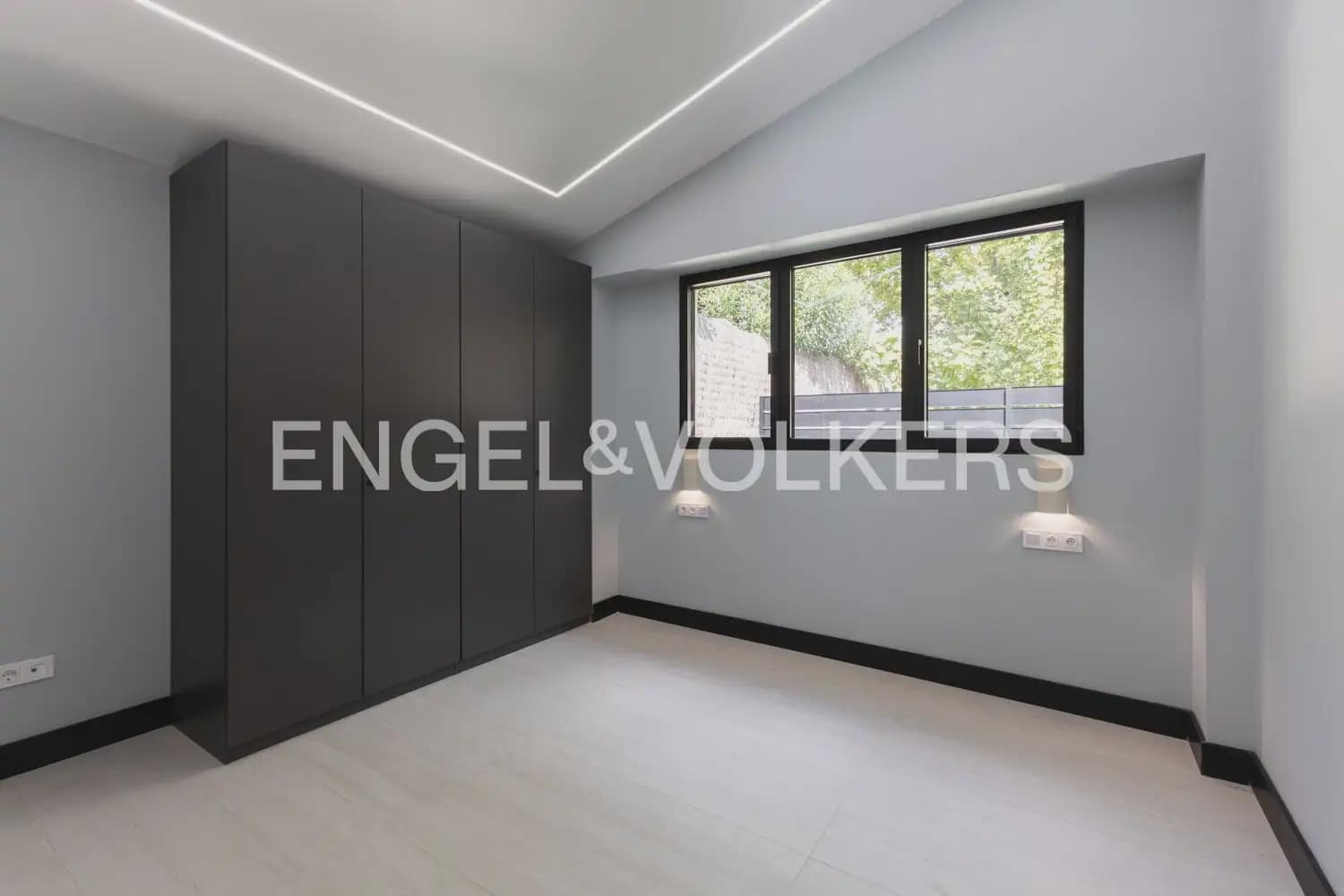 1 slaapkamer Rijtjeshuis te huur in Burjassot - € 1.600 (Ref: 10165793)