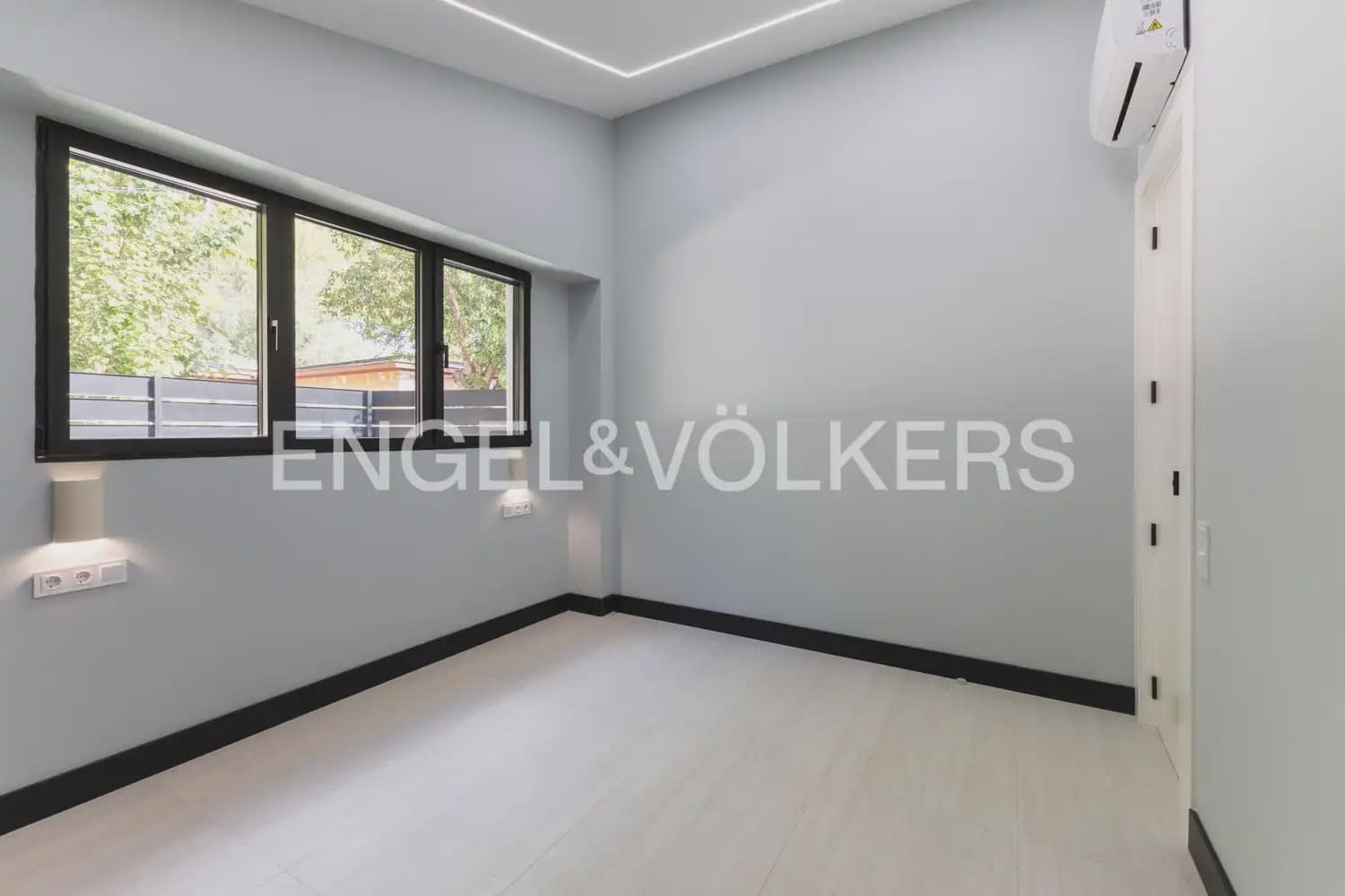 1 slaapkamer Rijtjeshuis te huur in Burjassot - € 1.600 (Ref: 10165793)