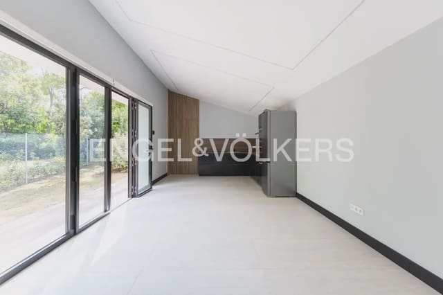 1 slaapkamer Rijtjeshuis te huur in Burjassot - € 1.600 (Ref: 10165793)