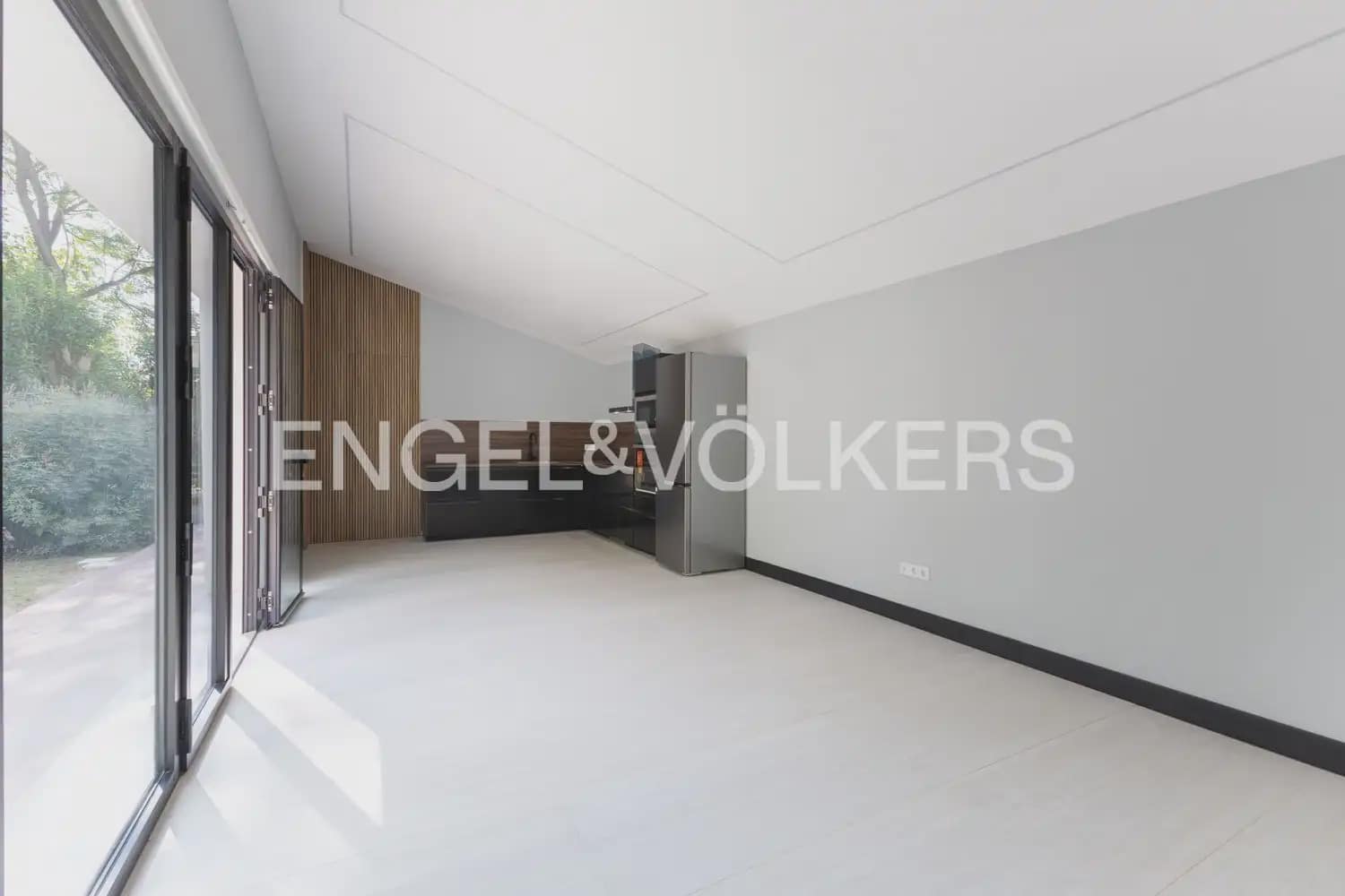 1 slaapkamer Rijtjeshuis te huur in Burjassot - € 1.600 (Ref: 10165793)