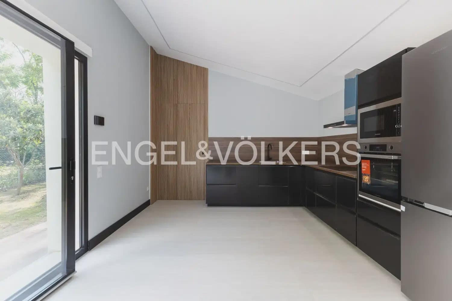 1 slaapkamer Rijtjeshuis te huur in Burjassot - € 1.600 (Ref: 10165793)