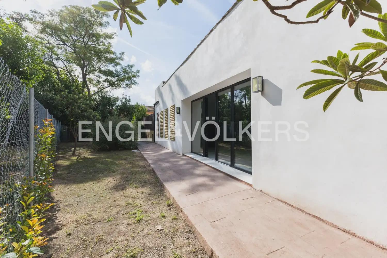 1 slaapkamer Rijtjeshuis te huur in Burjassot - € 1.600 (Ref: 10165793)