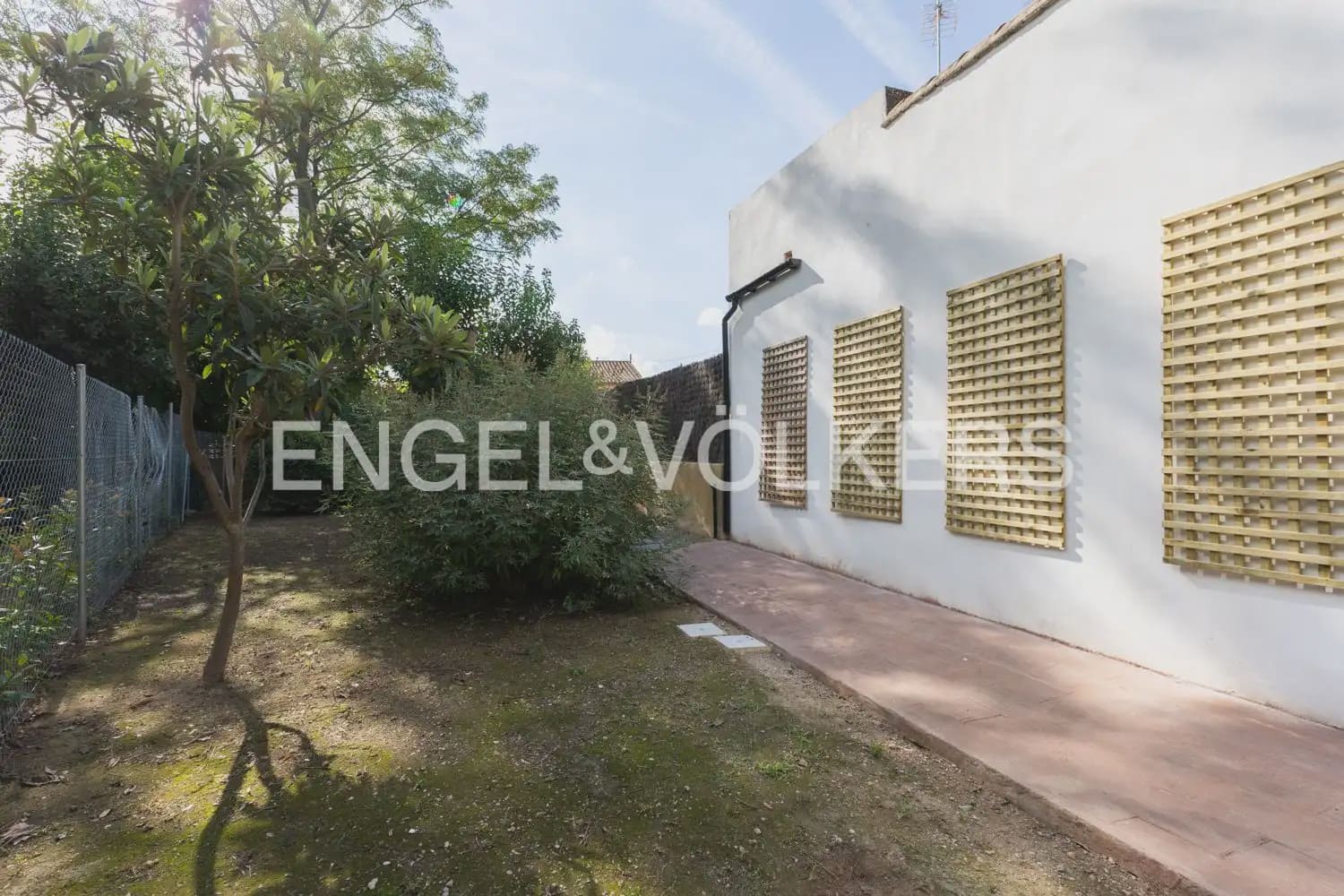 1 slaapkamer Rijtjeshuis te huur in Burjassot - € 1.600 (Ref: 10165793)
