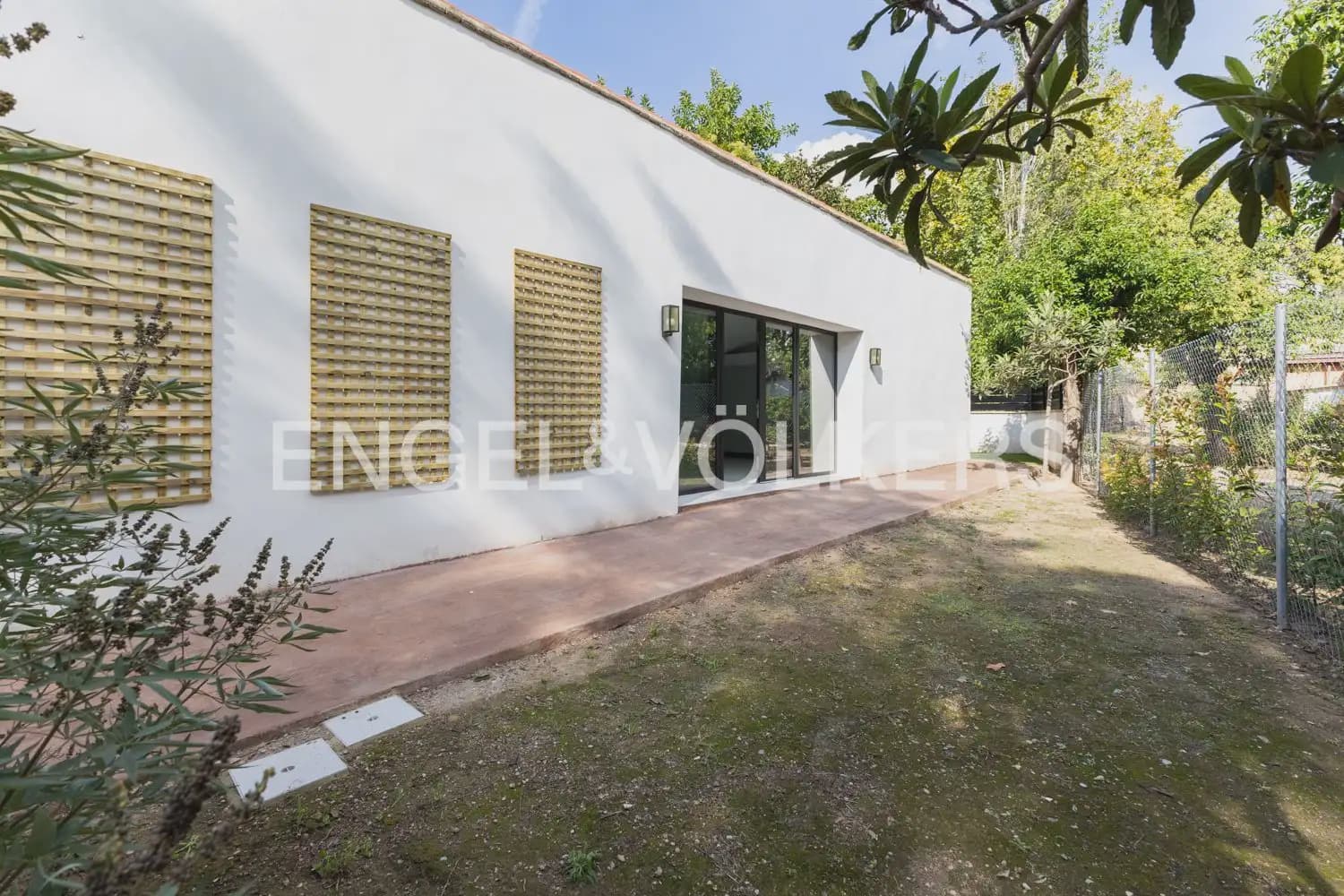 1 slaapkamer Rijtjeshuis te huur in Burjassot - € 1.600 (Ref: 10165793)