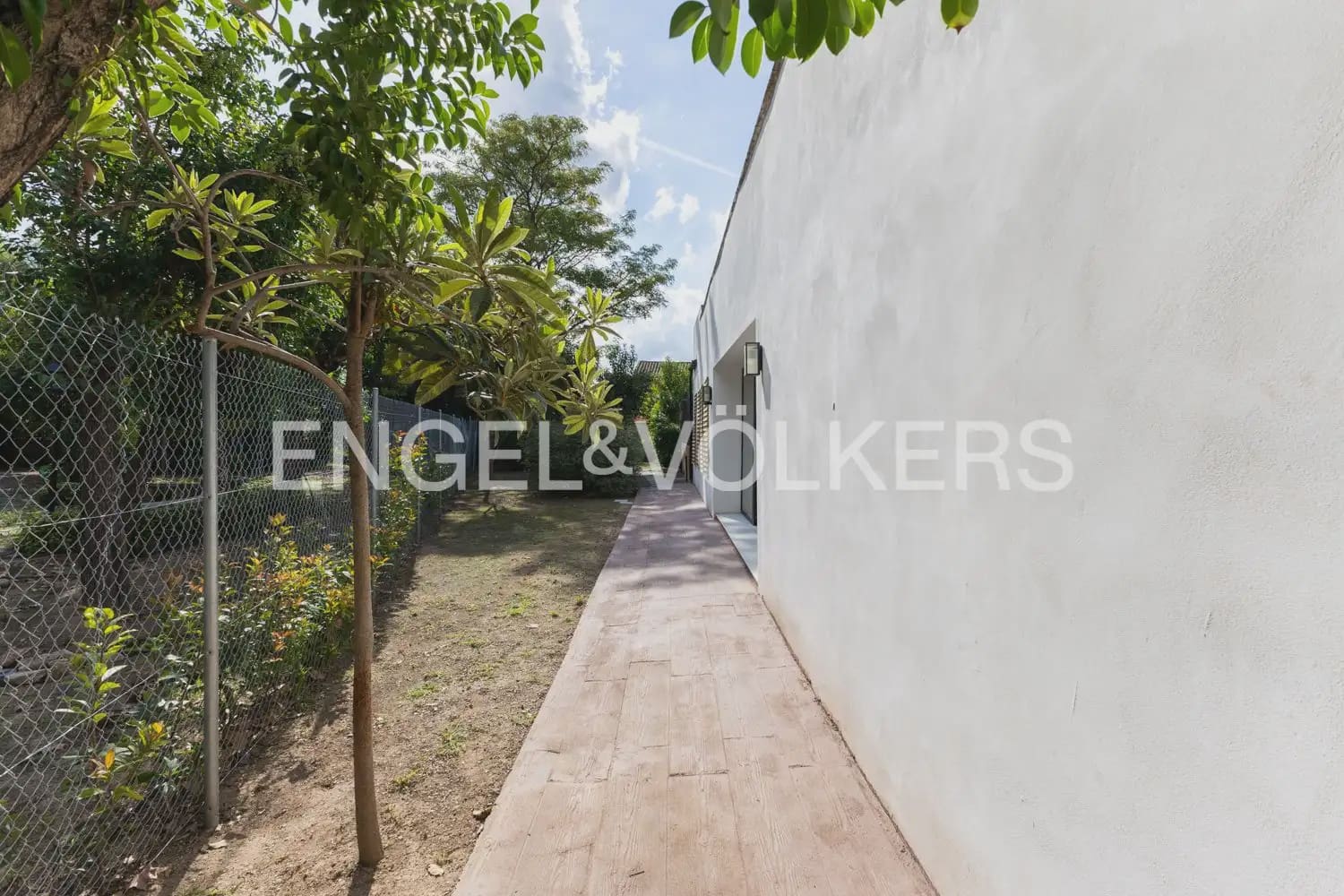 1 slaapkamer Rijtjeshuis te huur in Burjassot - € 1.600 (Ref: 10165793)