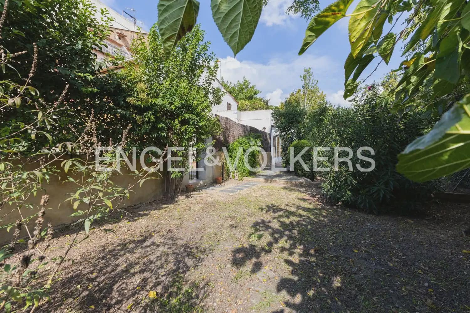 1 slaapkamer Rijtjeshuis te huur in Burjassot - € 1.600 (Ref: 10165793)