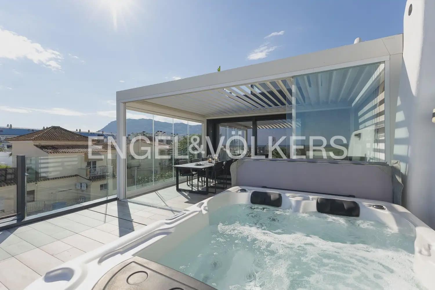 3 soveværelse Lejlighed til salg i Denia med swimmingpool garage - € 865.000 (Ref: 10166863)