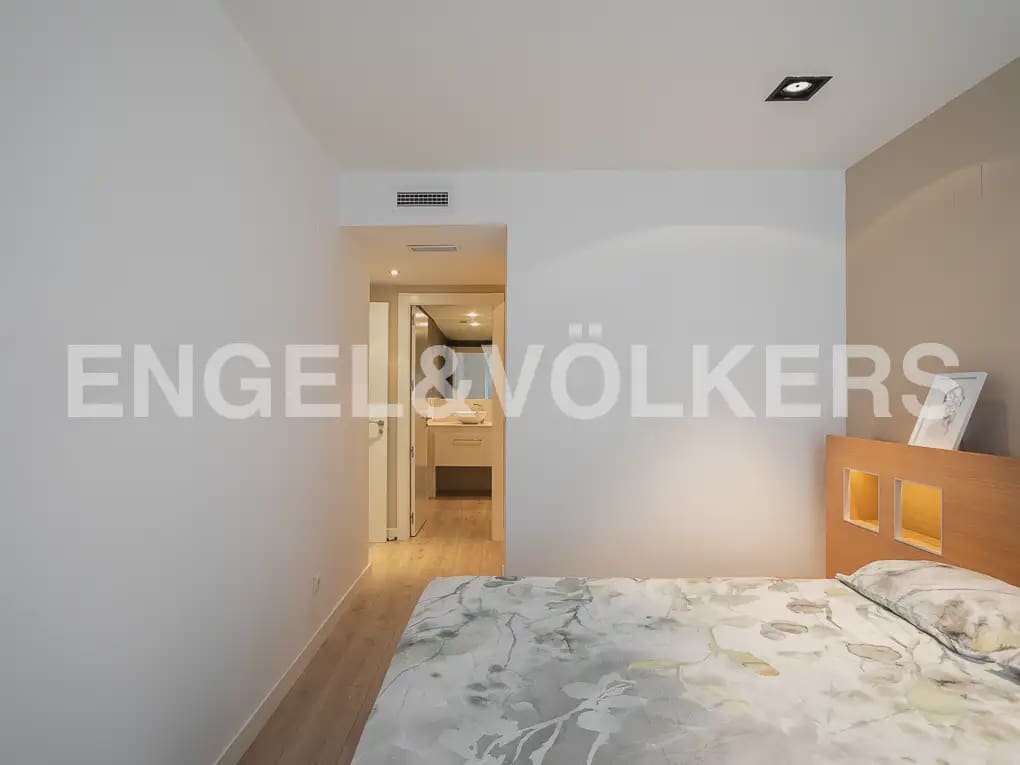 3 bedroom Flat for rent in Paterna with pool garage - € 1,750 (Ref: 10166986)