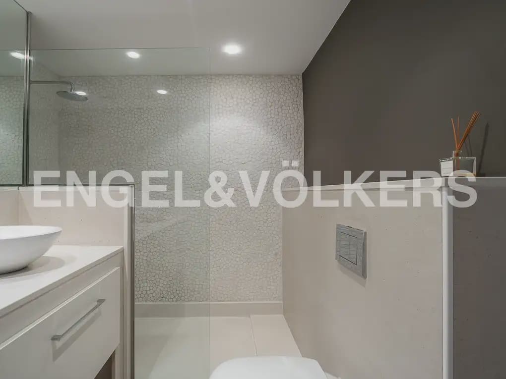 3 bedroom Flat for rent in Paterna with pool garage - € 1,750 (Ref: 10166986)