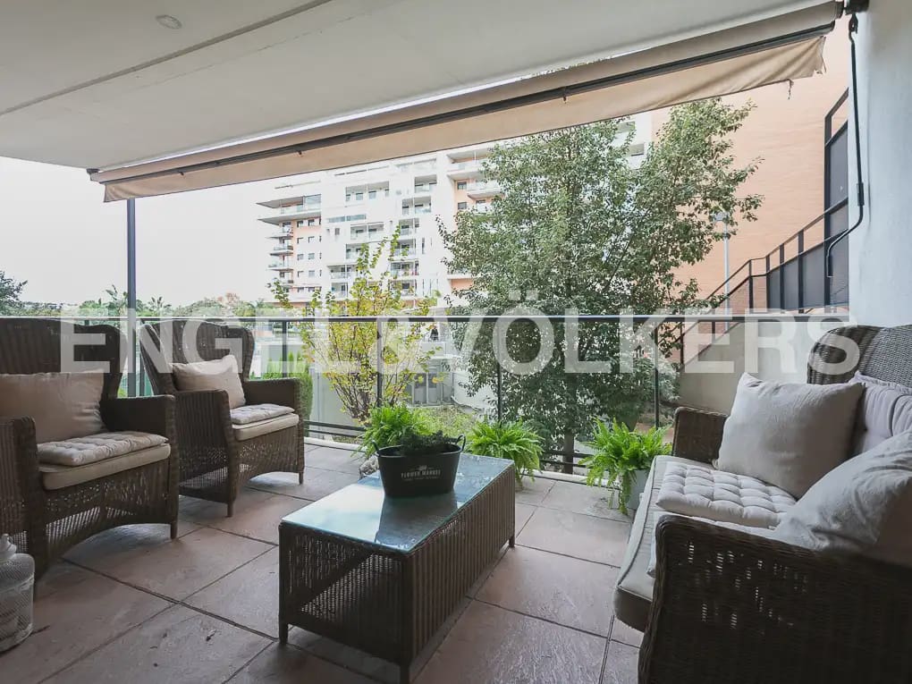 3 bedroom Flat for rent in Paterna with pool garage - € 1,750 (Ref: 10166986)