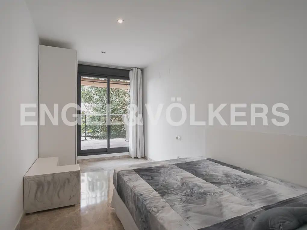 3 bedroom Flat for rent in Paterna with pool garage - € 1,750 (Ref: 10166986)