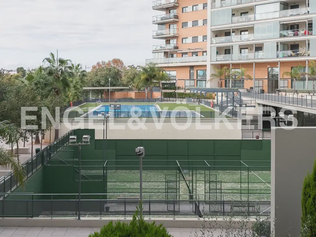 3 bedroom Flat for rent in Paterna with pool garage - € 1,750 (Ref: 10166986)