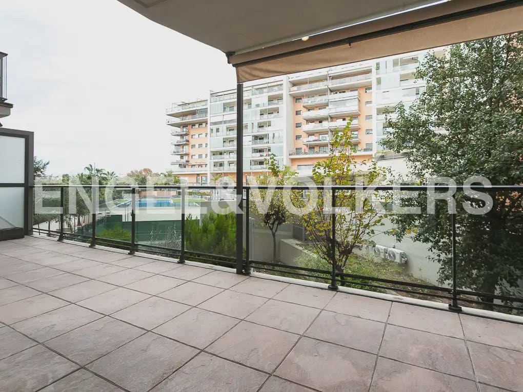3 bedroom Flat for rent in Paterna with pool garage - € 1,750 (Ref: 10166986)