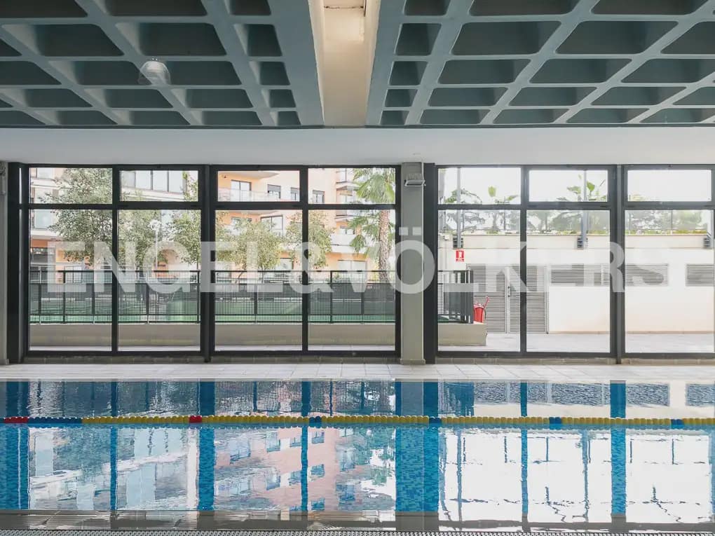 3 bedroom Flat for rent in Paterna with pool garage - € 1,750 (Ref: 10166986)