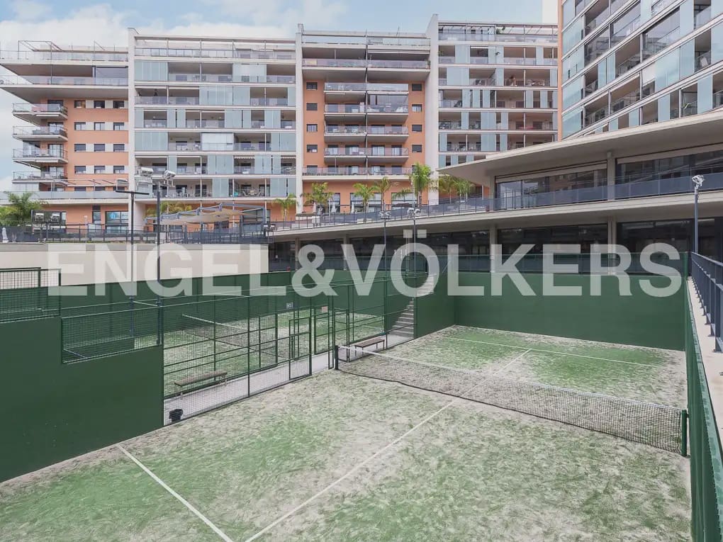 3 bedroom Flat for rent in Paterna with pool garage - € 1,750 (Ref: 10166986)