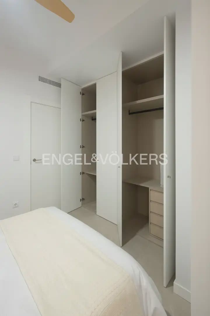 2 bedroom Flat for rent in Valencia city - € 2,000 (Ref: 10166987)