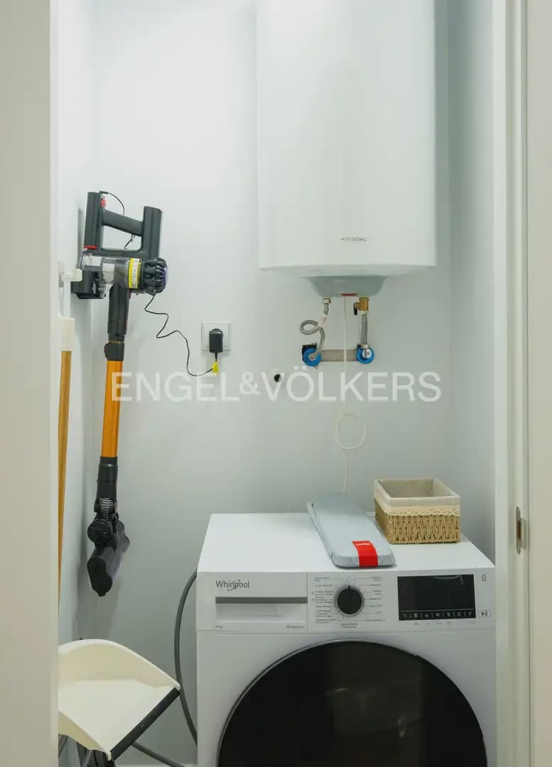 2 bedroom Flat for rent in Valencia city - € 2,000 (Ref: 10166987)