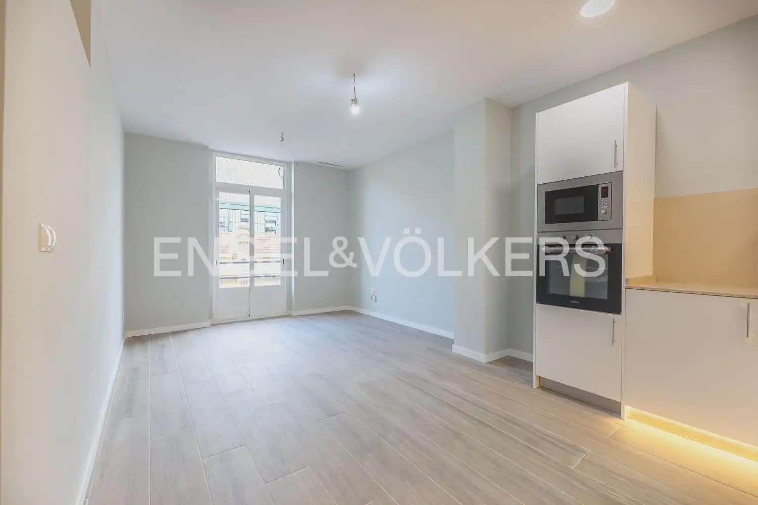 3 soverom Leilighet til leie i Valencia by - € 2 200 (Ref: 10167902)