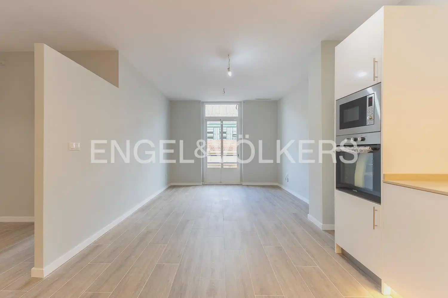 3 soverom Leilighet til leie i Valencia by - € 2 200 (Ref: 10167902)