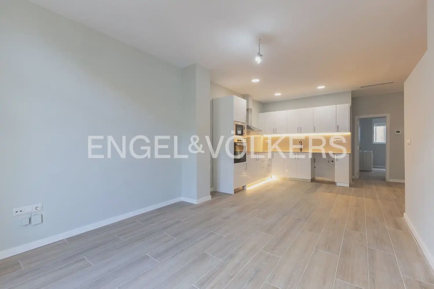 3 soverom Leilighet til leie i Valencia by - € 2 200 (Ref: 10167902)