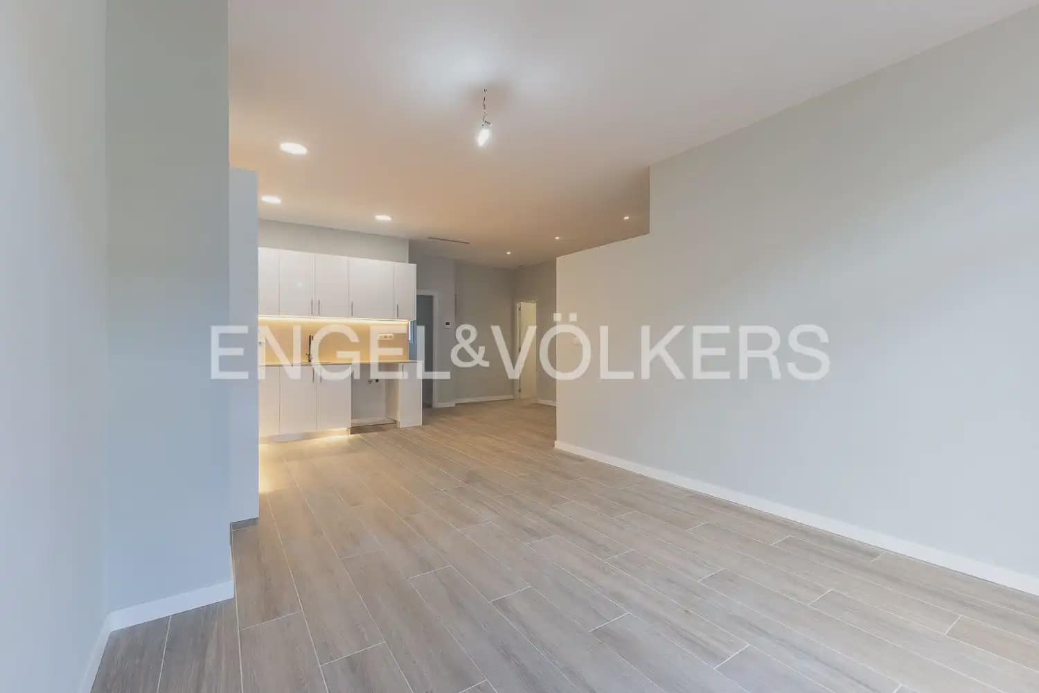 3 soverom Leilighet til leie i Valencia by - € 2 200 (Ref: 10167902)