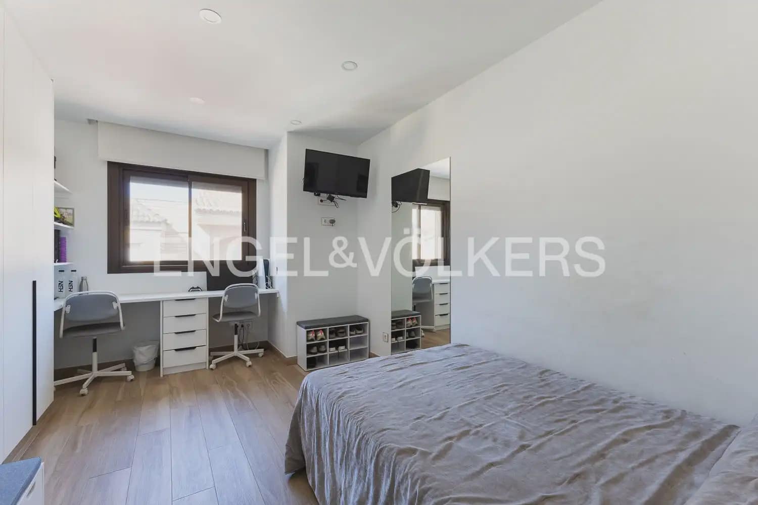 6 Zimmer Reihenhaus zu verkaufen in La Pobla de Vallbona mit Pool Garage - 925.000 € (Ref: 10167904)